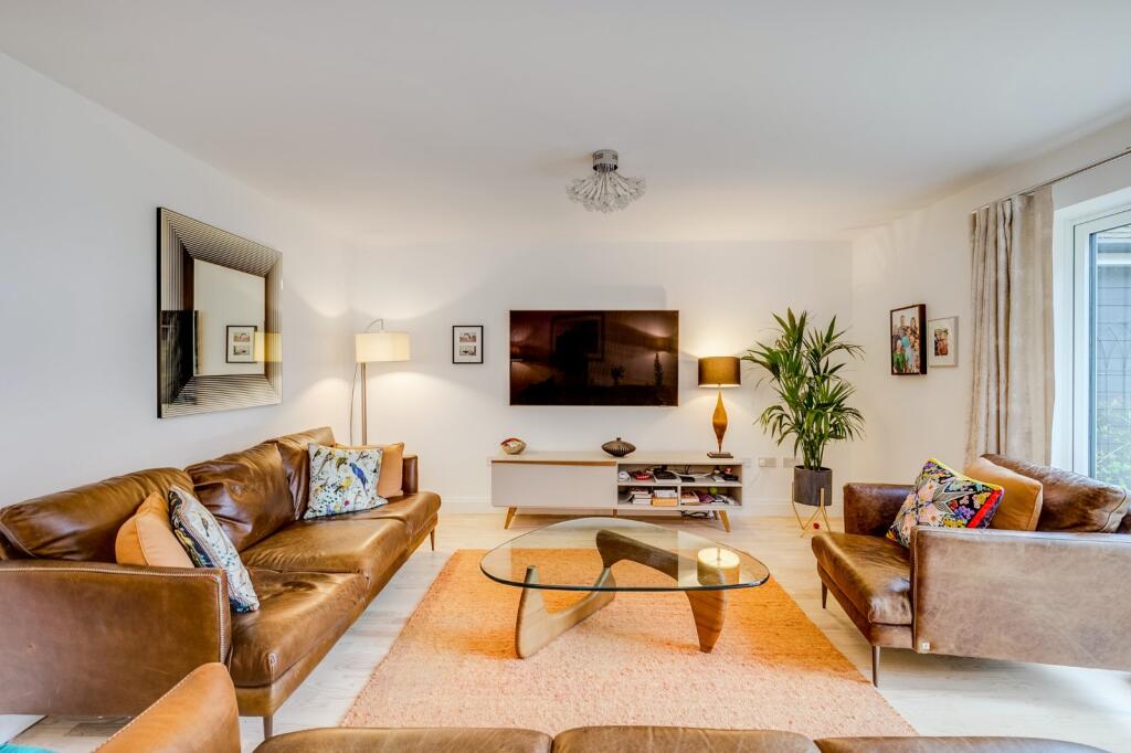 Additional image 21 of Salix Close, Welwyn, Hertfordshire, AL6