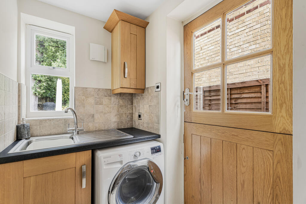 Additional image 6 of St Barts Close, St Albans, AL4