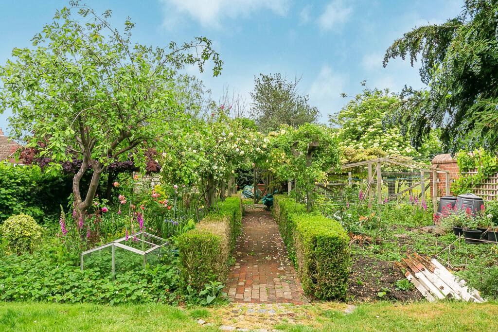 Additional image 36 of The Old Cottage, Pooleys Lane, Welham Green, AL9