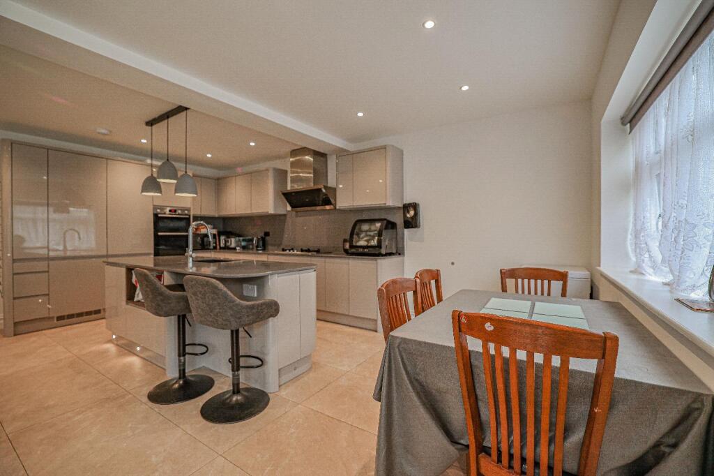 Additional image 11 of Grove Road, Harpenden, AL5