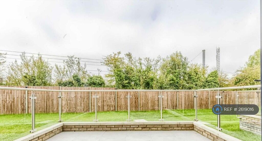 Additional image 9 of Green Close, Brookmans Park, Hatfield, AL9