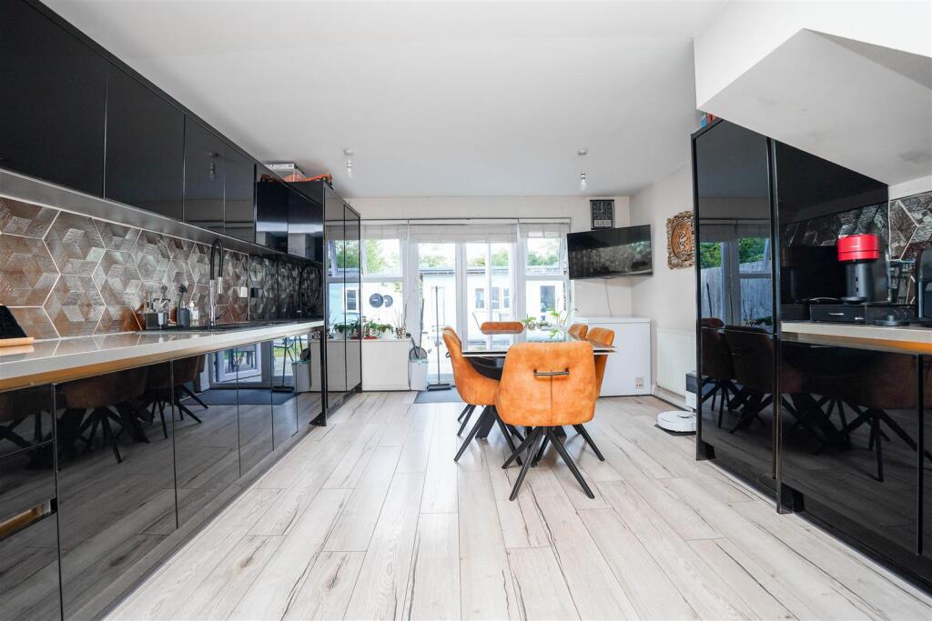 Additional image 5 of New Imperial Crescent, Birmingham