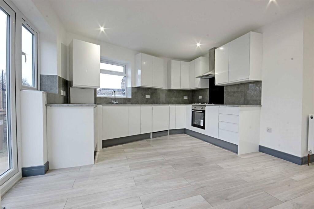 Additional image 4 of Oaklands Avenue, Brookmans Park, Herts, AL9