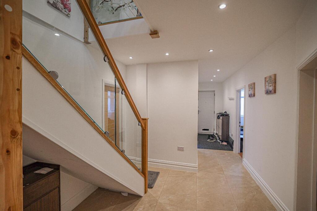 Additional image 5 of Grove Road, Harpenden, AL5