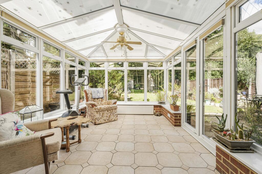 Additional image 4 of St Barts Close, St Albans, AL4