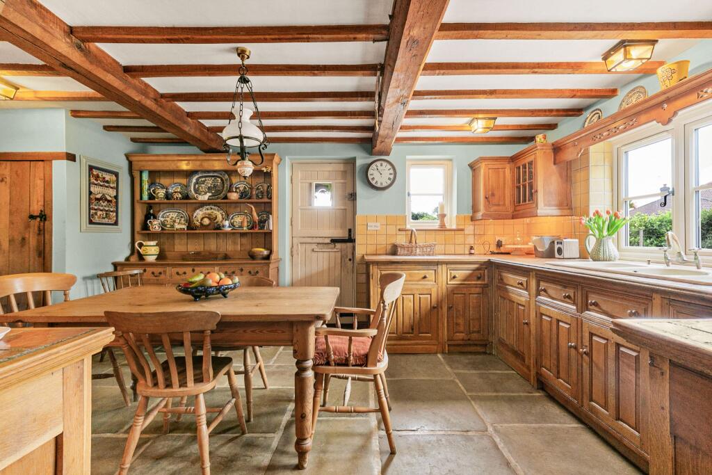 Additional image 9 of The Old Cottage, Pooleys Lane, Welham Green, AL9