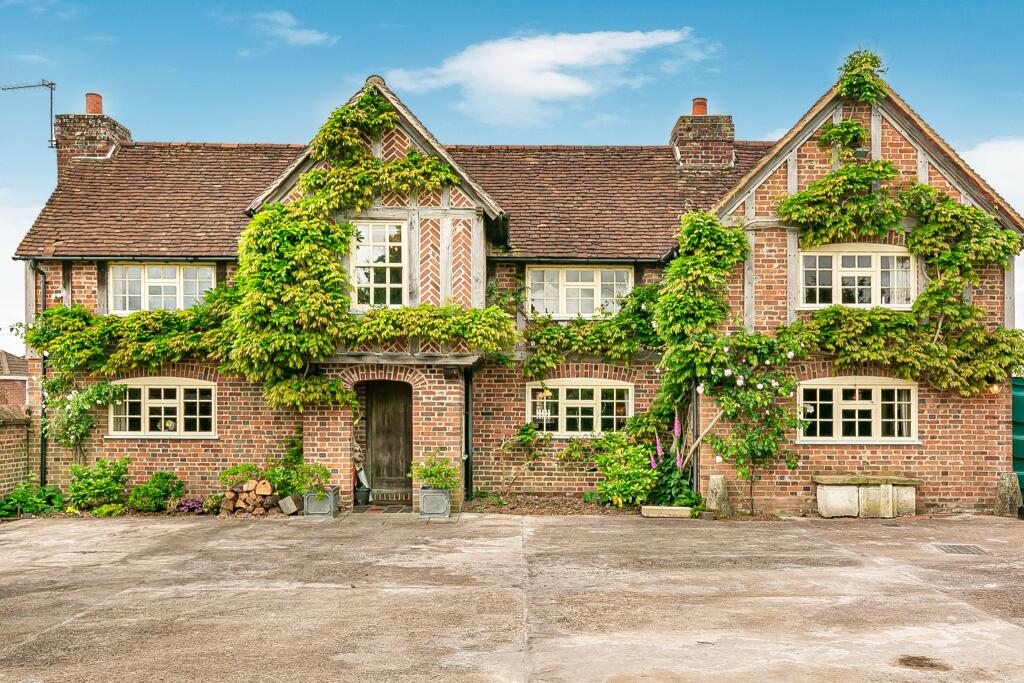 Additional image 39 of The Old Cottage, Pooleys Lane, Welham Green, AL9