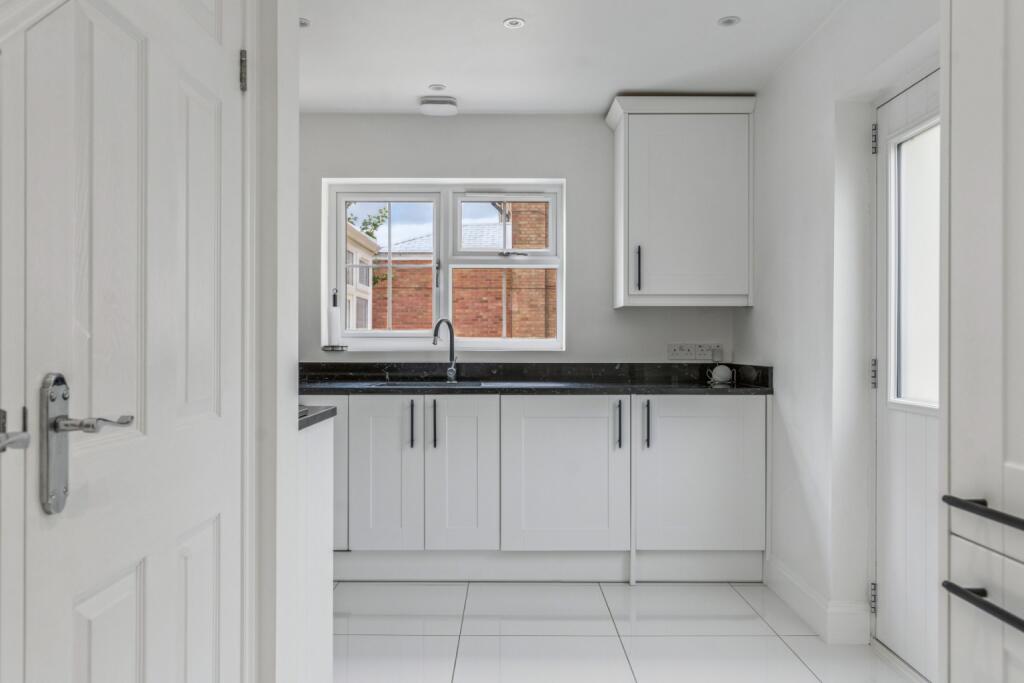 Additional image 6 of Knightsfield, Welwyn Garden City, Hertfordshire, AL8 7JE