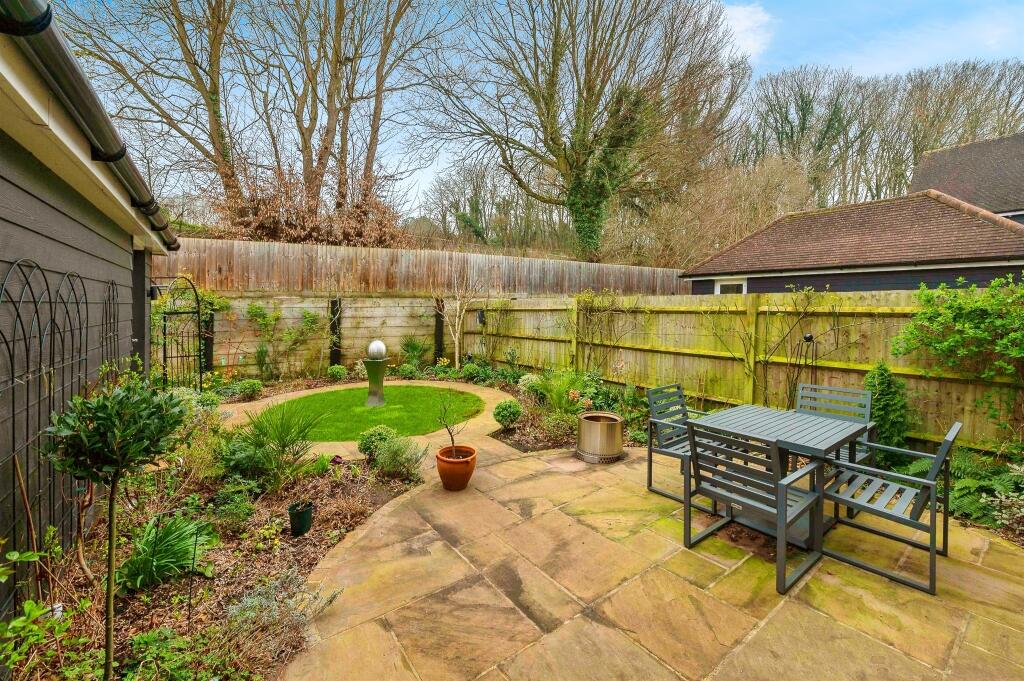 Additional image 14 of Salix Close, Welwyn