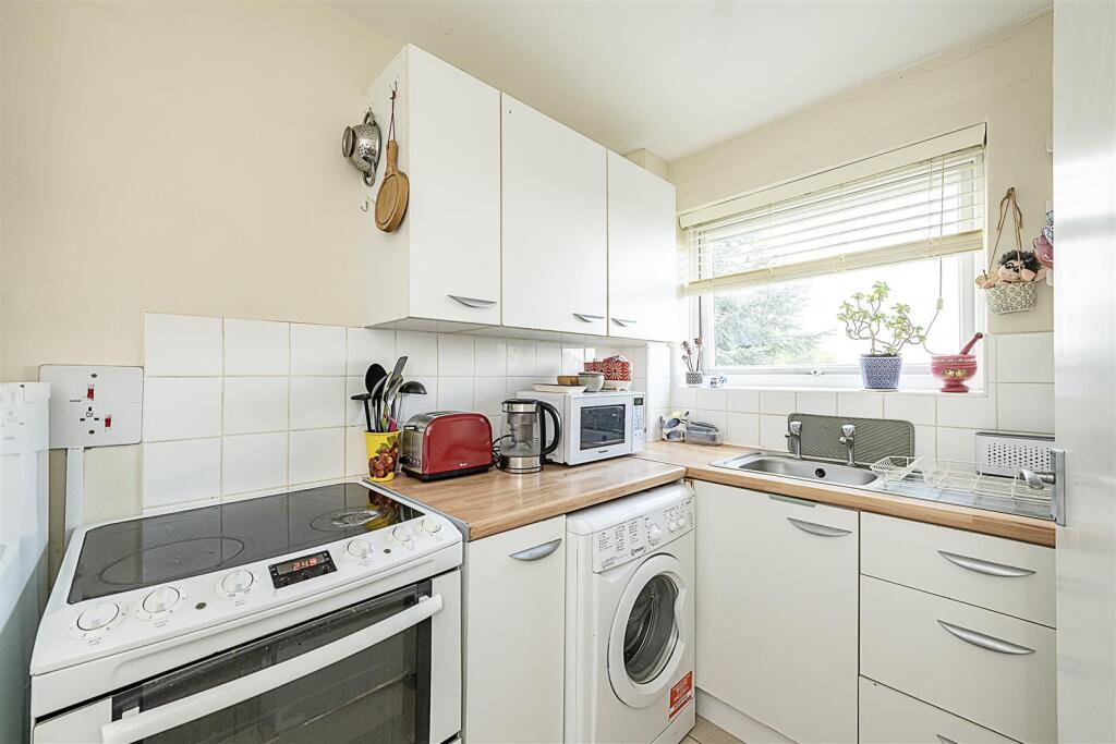 Additional image 13 of Milton Road, Harpenden