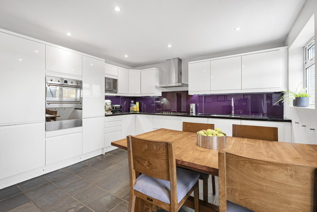 Additional image 4 of Springfield Crescent, Harpenden, AL5