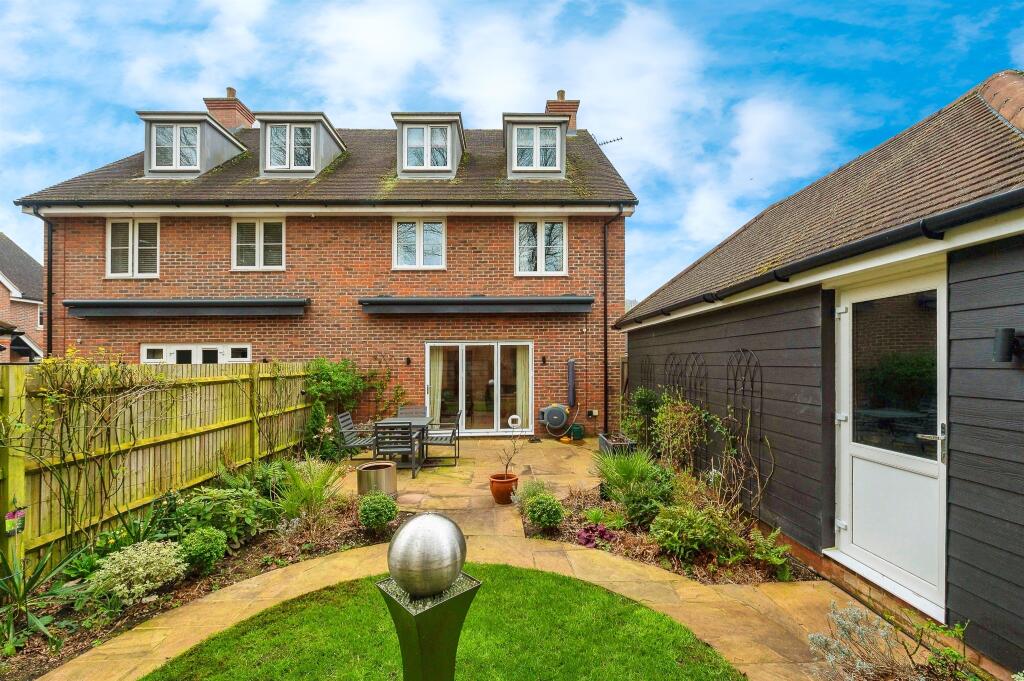 Additional image 15 of Salix Close, Welwyn