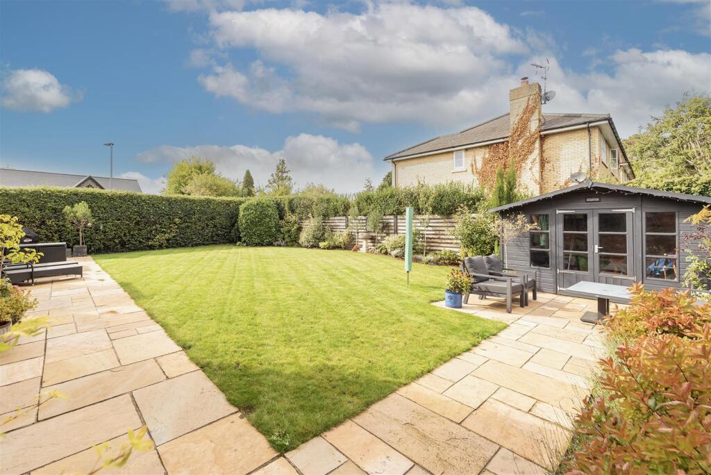 Additional image 11 of Long Buftler, Harpenden