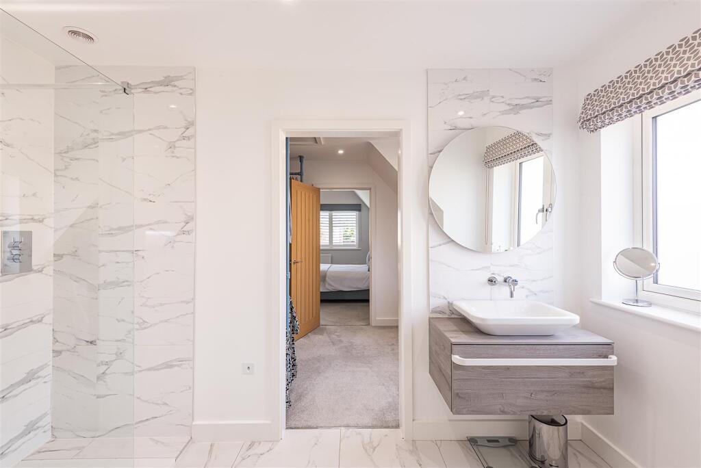 Additional image 8 of Long Buftler, Harpenden