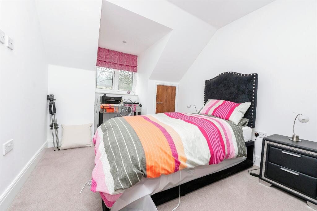 Additional image 8 of Salix Close, Welwyn