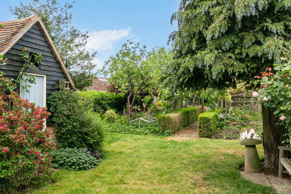 Additional image 4 of The Old Cottage, Pooleys Lane, Welham Green, AL9