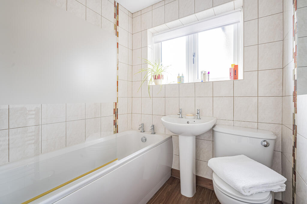 Additional image 13 of Springfield Crescent, Harpenden, AL5