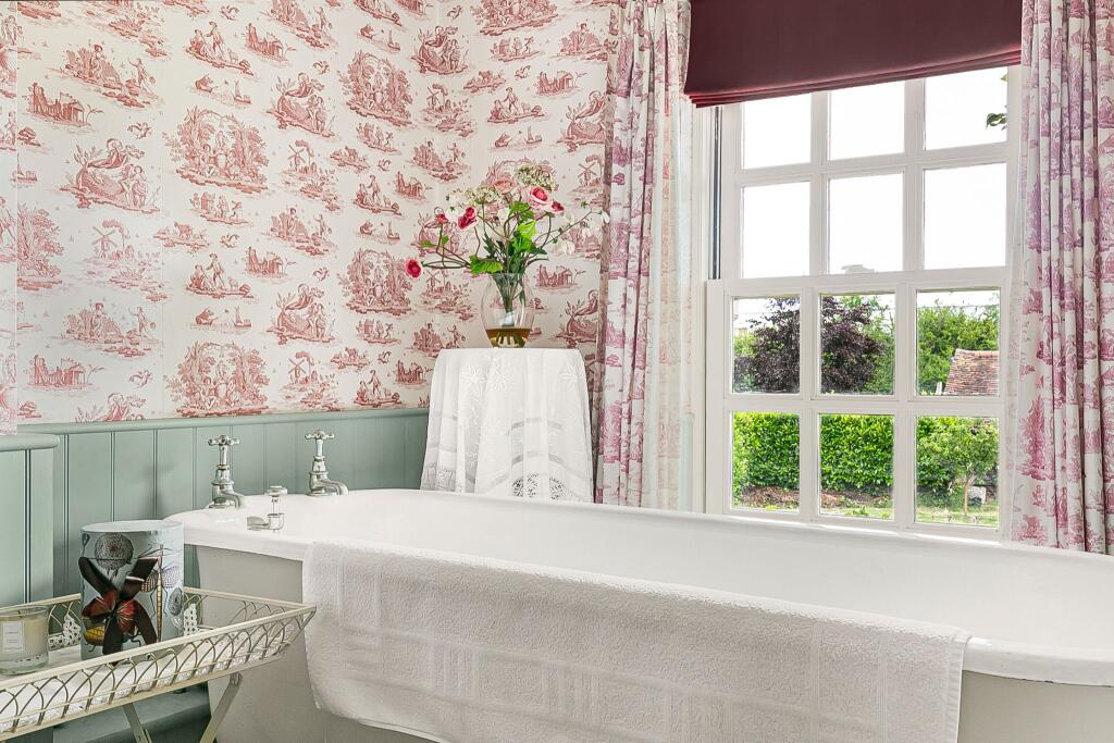 Additional image 18 of The Old Cottage, Pooleys Lane, Welham Green, AL9