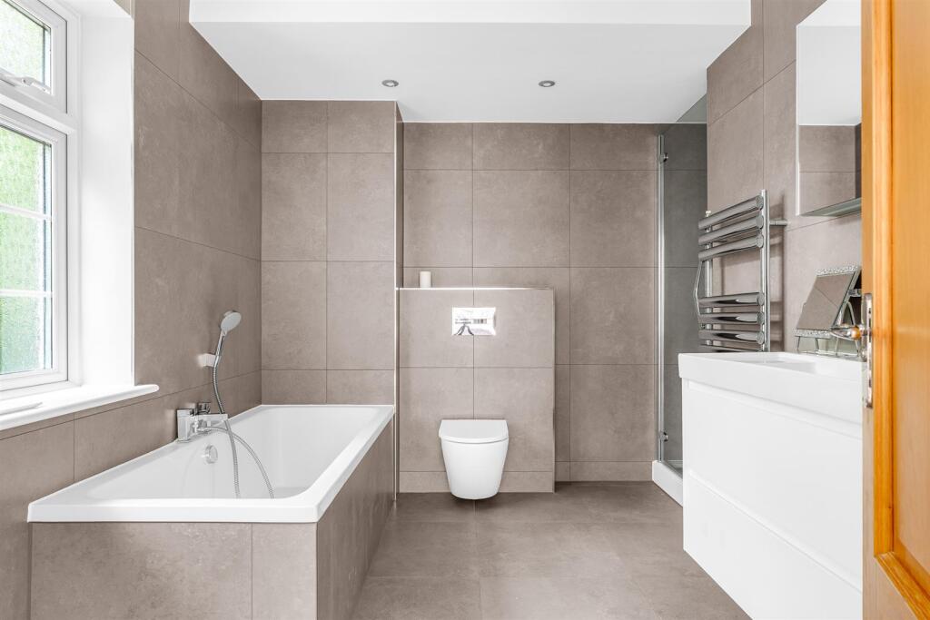 Additional image 14 of Harmer Green Lane, Welwyn