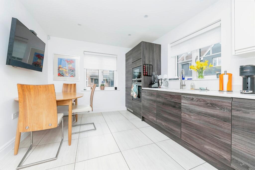 Additional image 5 of Salix Close, Welwyn