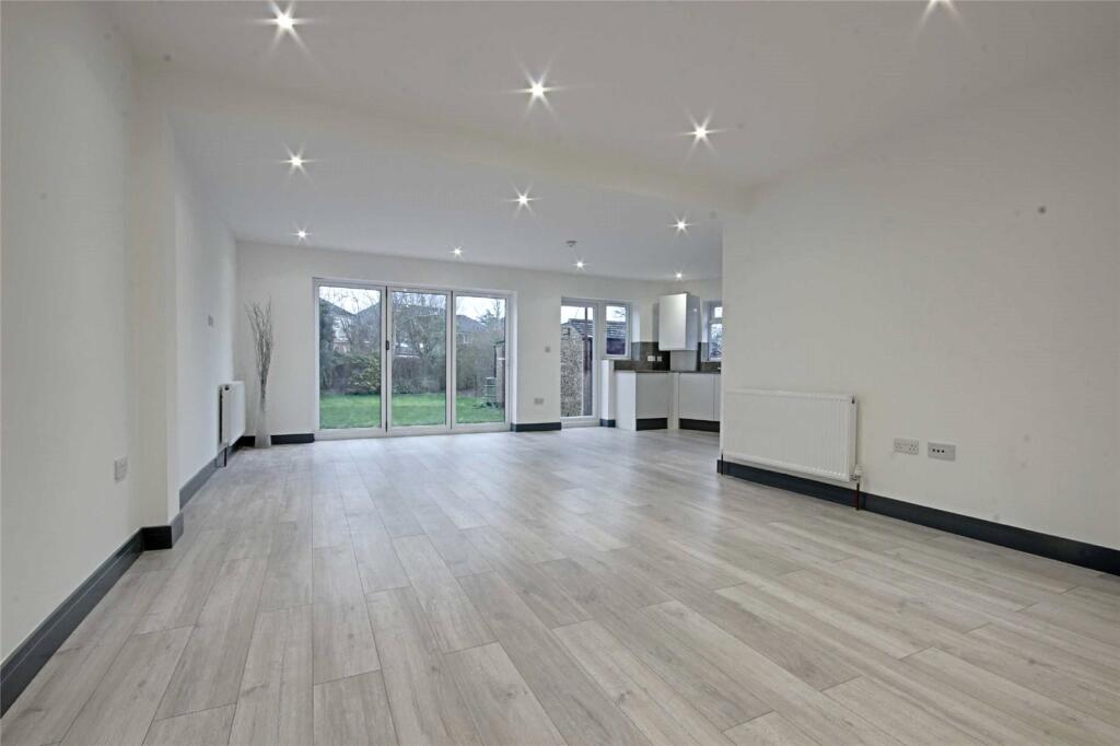 Additional image 10 of Oaklands Avenue, Brookmans Park, Herts, AL9