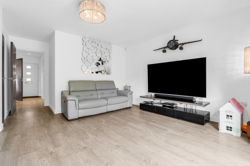 Additional image 11 of Queens Avenue, Welwyn Garden City, Hertfordshire, AL7