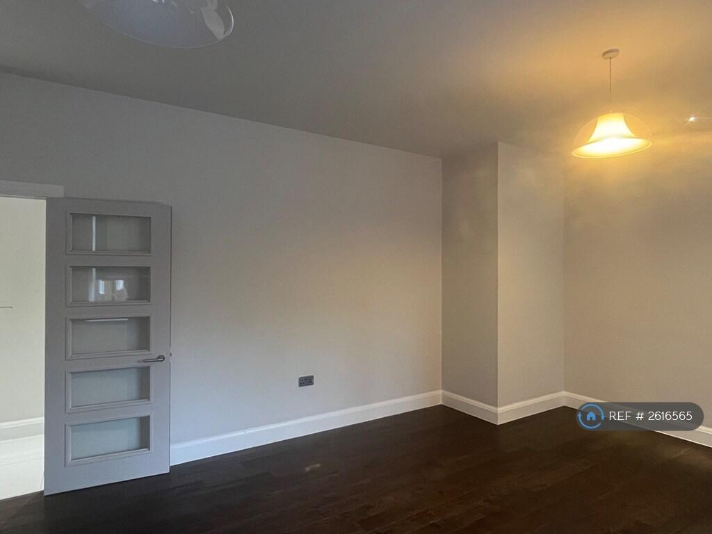Additional image 4 of Old Post Office House, Harpenden, AL5
