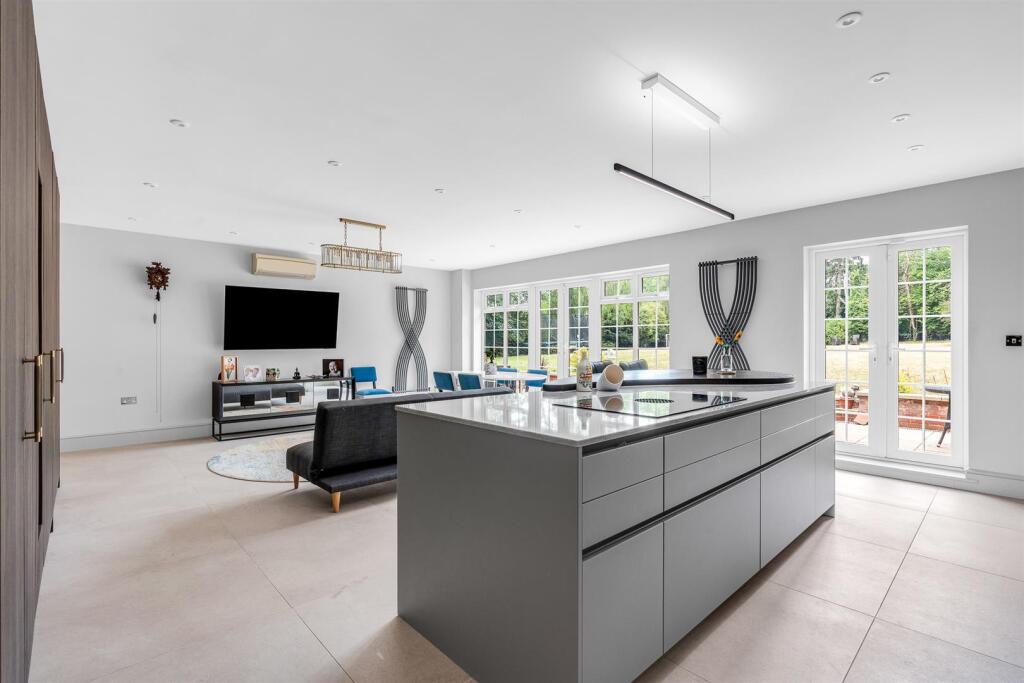 Additional image 9 of Harmer Green Lane, Welwyn