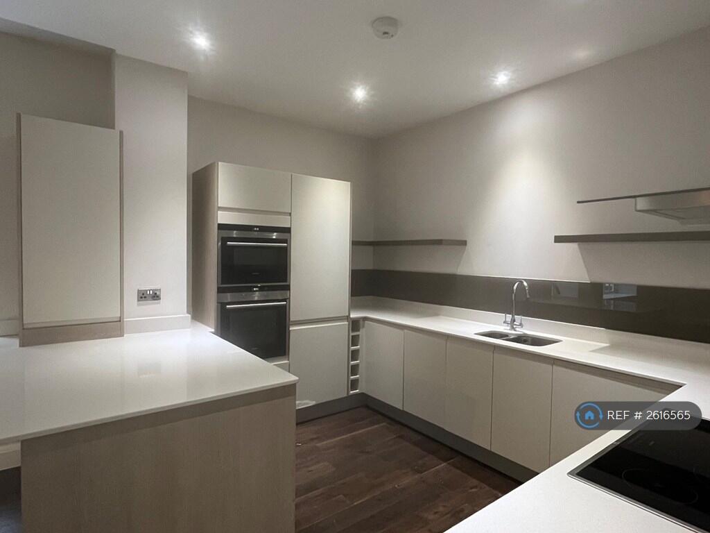 Additional image 3 of Old Post Office House, Harpenden, AL5