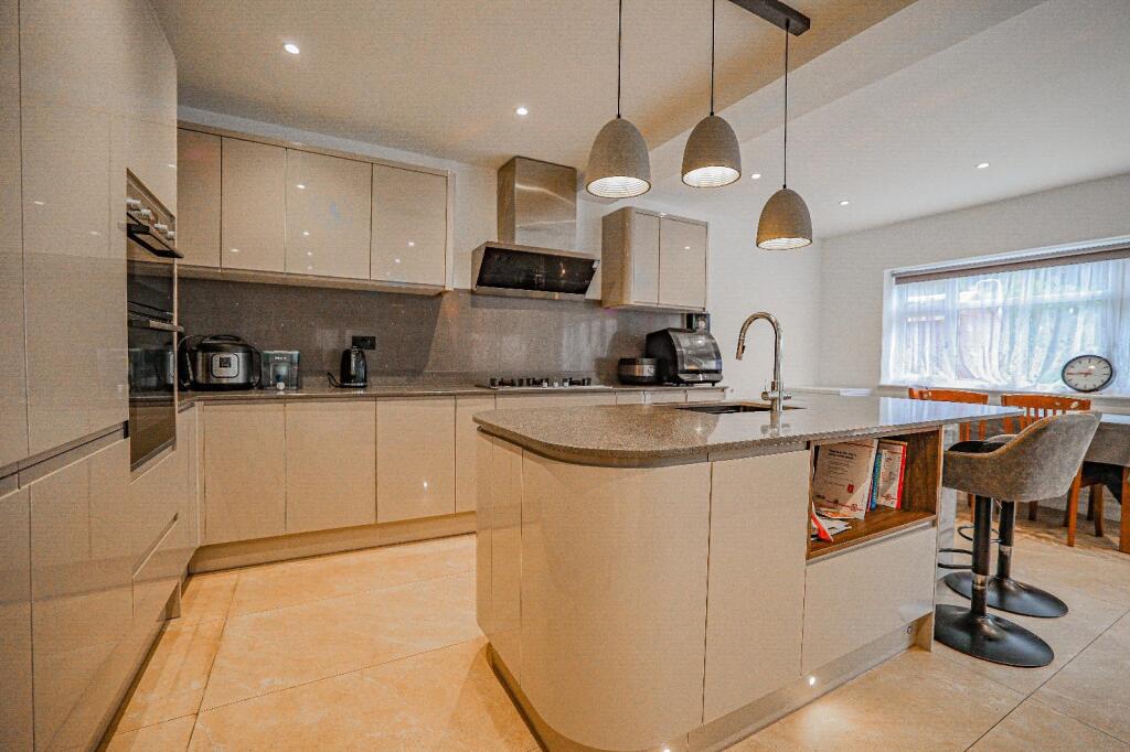 Additional image 10 of Grove Road, Harpenden, AL5