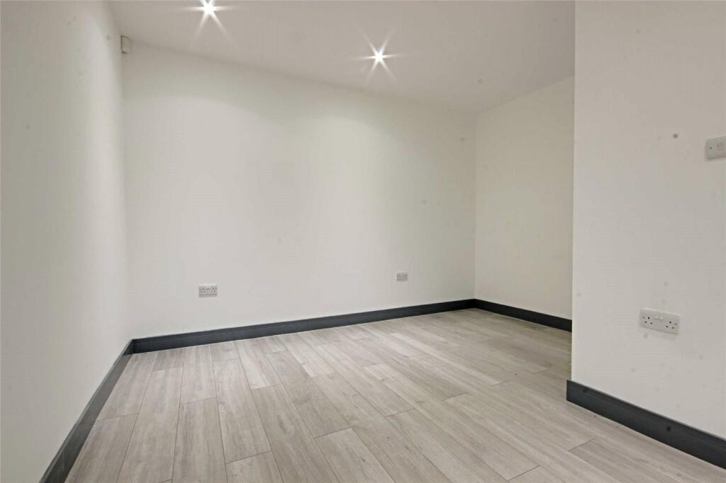 Additional image 8 of Oaklands Avenue, Brookmans Park, Herts, AL9