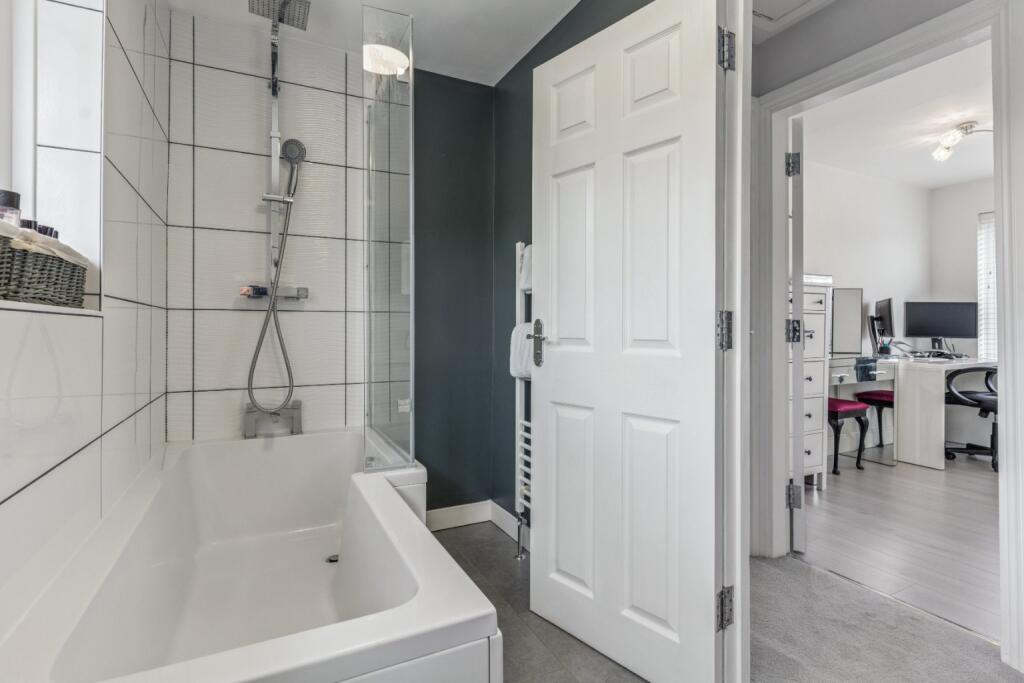 Additional image 22 of Knightsfield, Welwyn Garden City, Hertfordshire, AL8 7JE