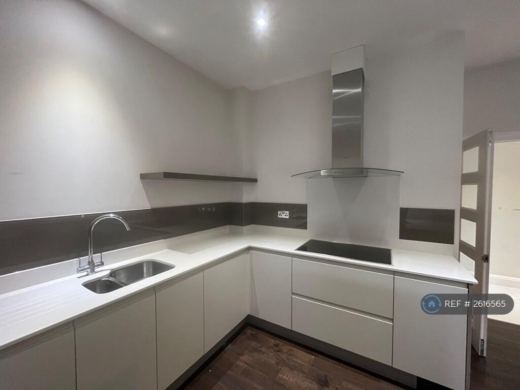 Additional image 2 of Old Post Office House, Harpenden, AL5