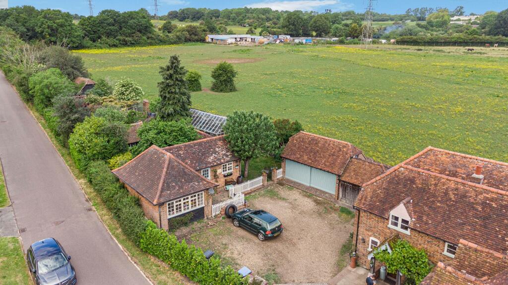 Additional image 33 of The Old Cottage, Pooleys Lane, Welham Green, AL9