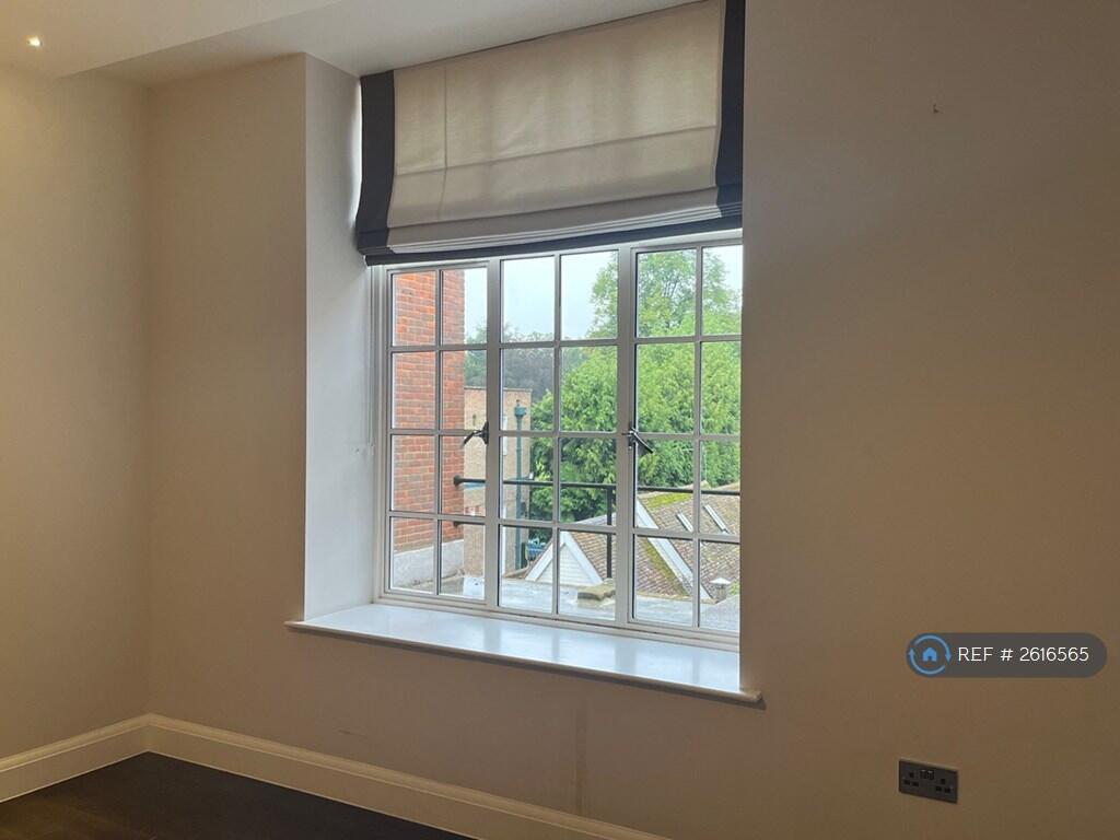 Additional image 5 of Old Post Office House, Harpenden, AL5