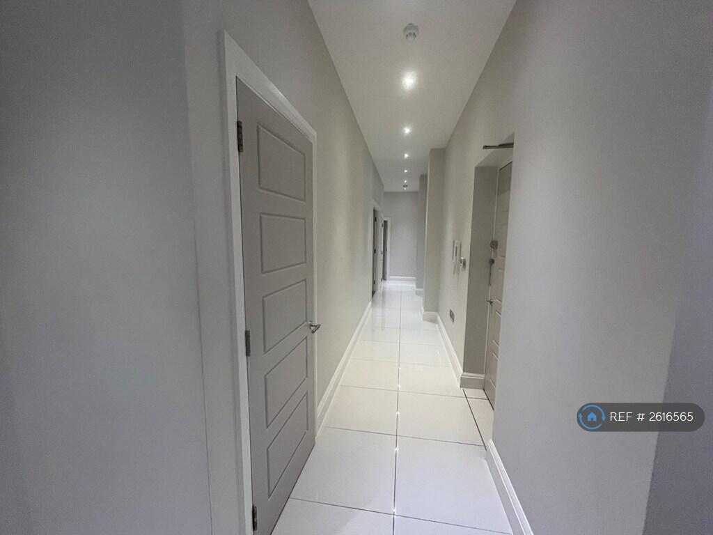 Additional image 11 of Old Post Office House, Harpenden, AL5