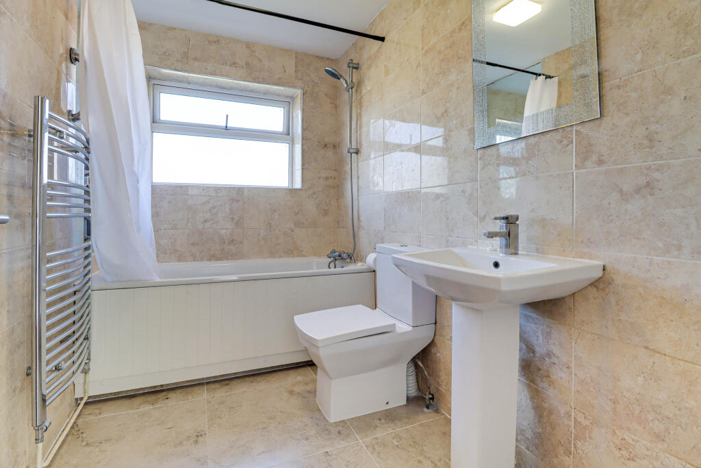 Additional image 11 of Tuffnells Way, Harpenden, AL5