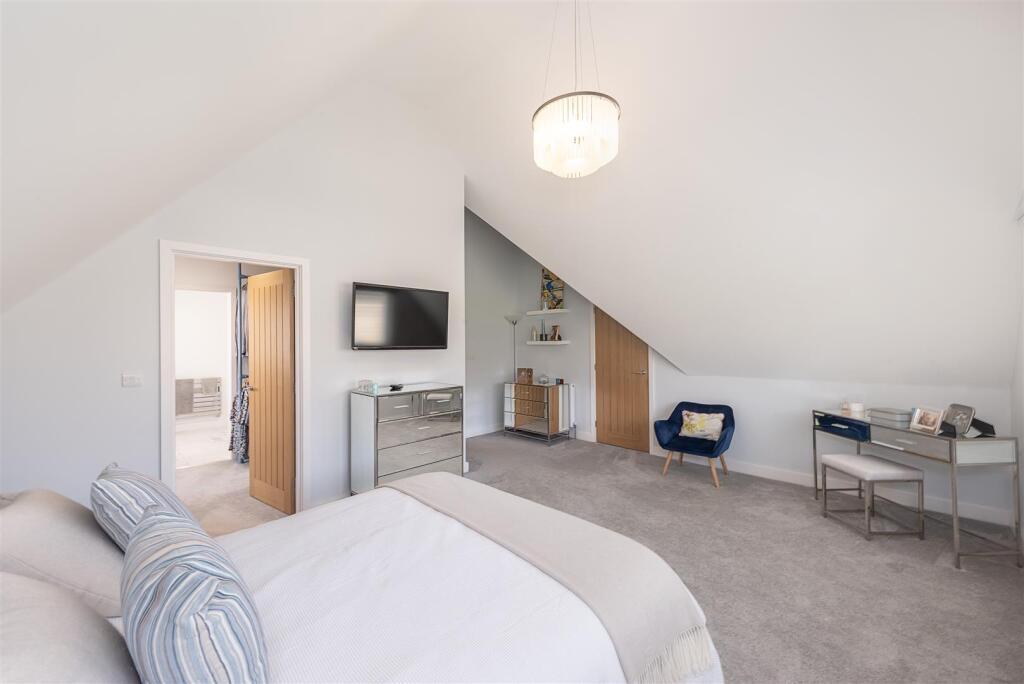 Additional image 7 of Long Buftler, Harpenden