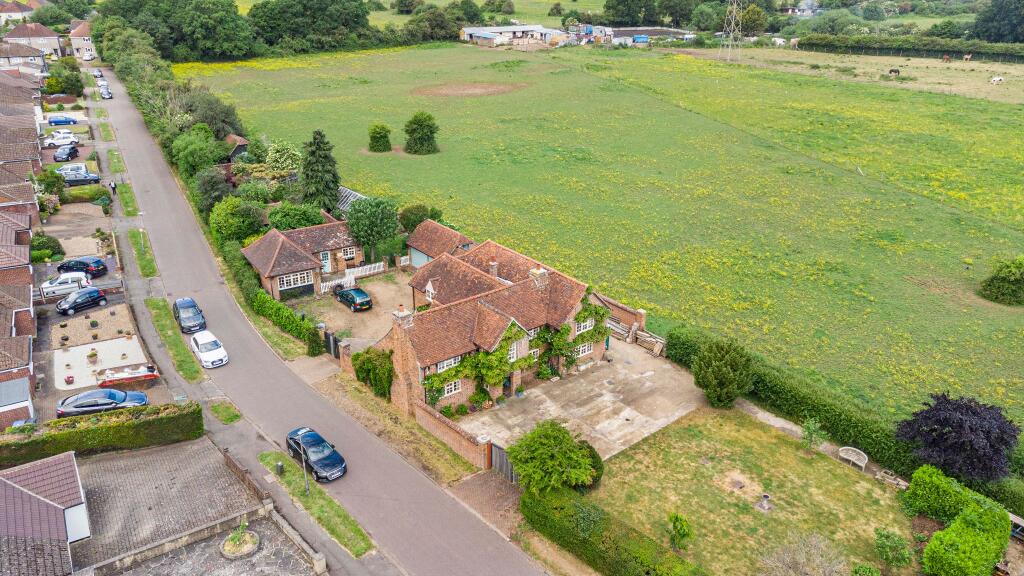 Additional image 31 of The Old Cottage, Pooleys Lane, Welham Green, AL9