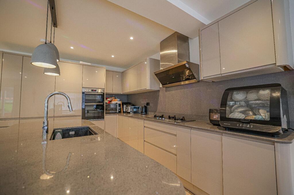 Additional image 4 of Grove Road, Harpenden, AL5