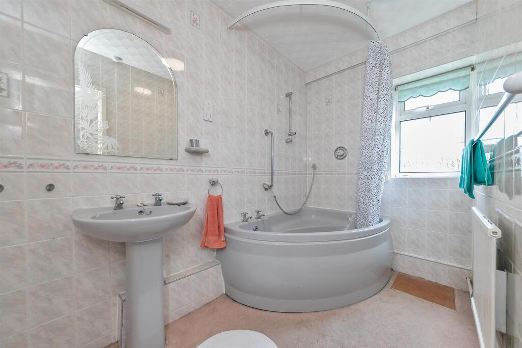 Additional image 12 of Wick Avenue, Wheathampstead, St. Albans