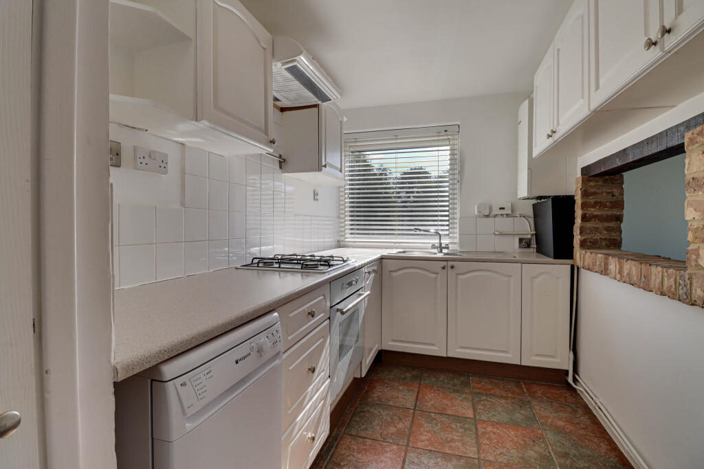 Additional image 4 of Bowling Close, Harpenden, AL5