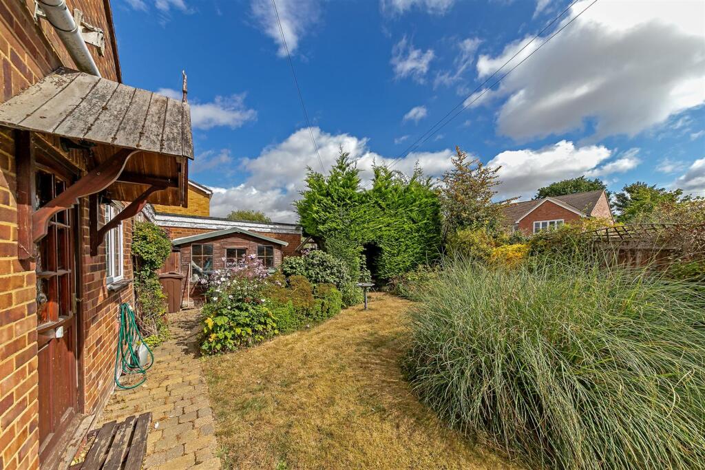 Additional image 25 of Wick Avenue, Wheathampstead, St. Albans