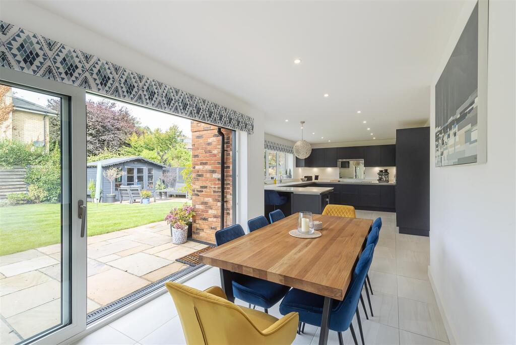 Additional image 5 of Long Buftler, Harpenden