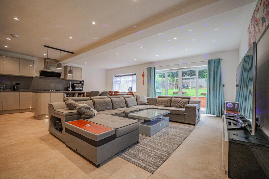 Additional image 29 of Grove Road, Harpenden, AL5