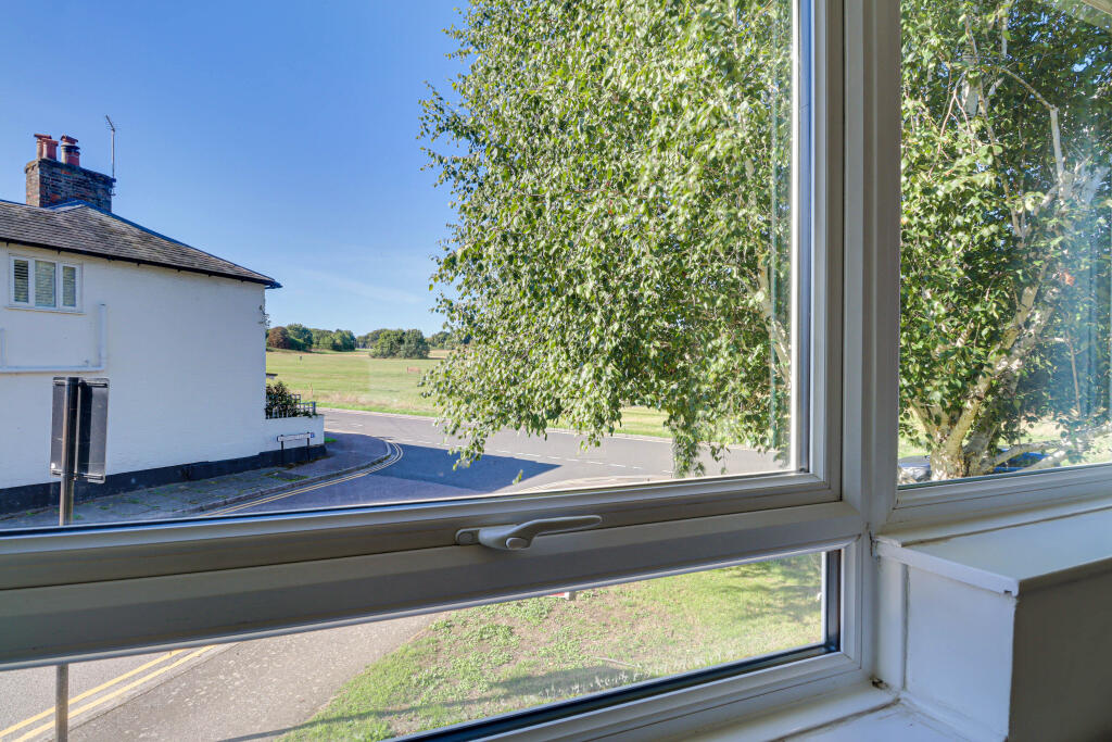 Additional image 10 of Bowling Close, Harpenden, AL5