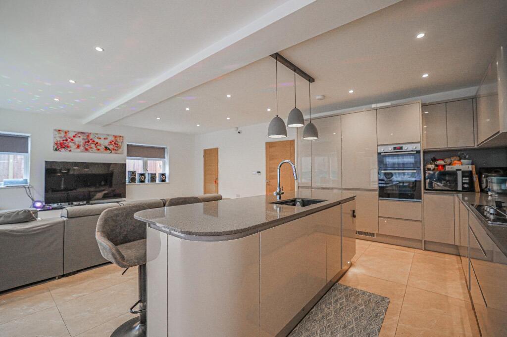 Additional image 7 of Grove Road, Harpenden, AL5