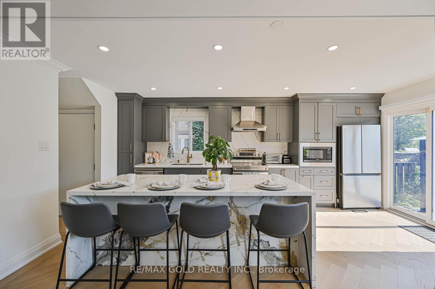 4 SILVERSTREAM ROAD|Brampton (Heart Lake West), Ontario L6Z4L2