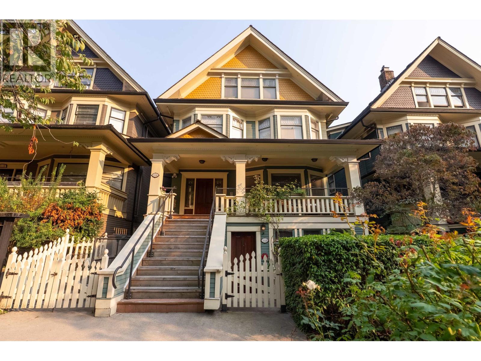 2 1116 BUTE STREET|Vancouver, British Columbia V6E1Z4