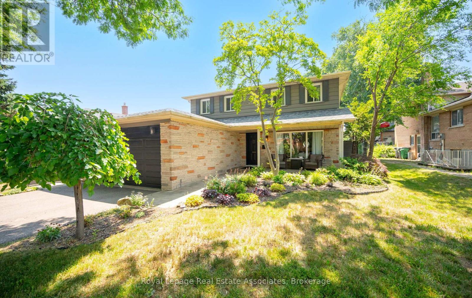 Property image for 296 CHANTENAY DRIVE|Mississauga (Cooksville), Ontario L5A1E7